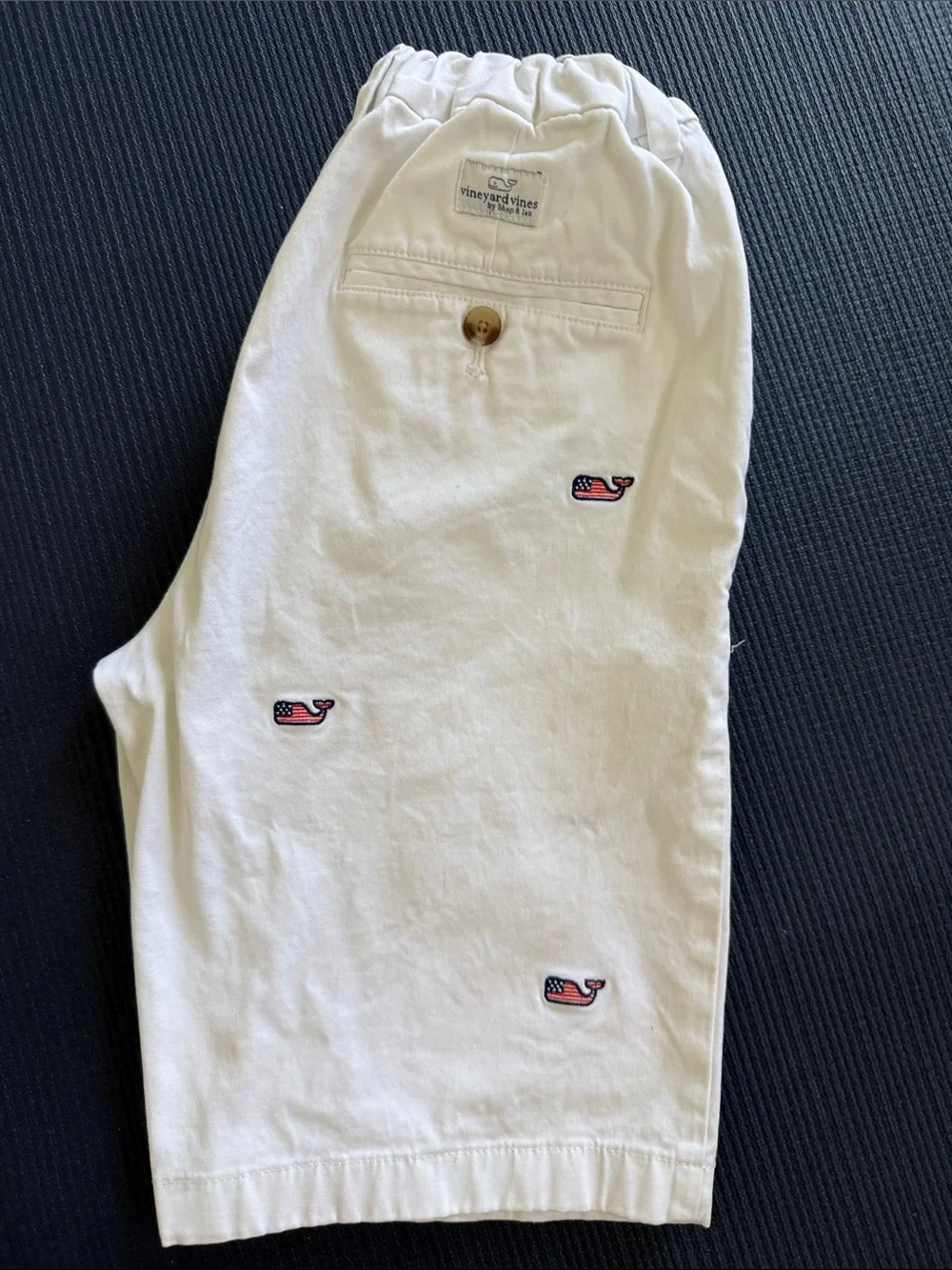 Vineyard Vines Boy’s White Embroidered USA Flag Whale Adjustable Shorts Size 18